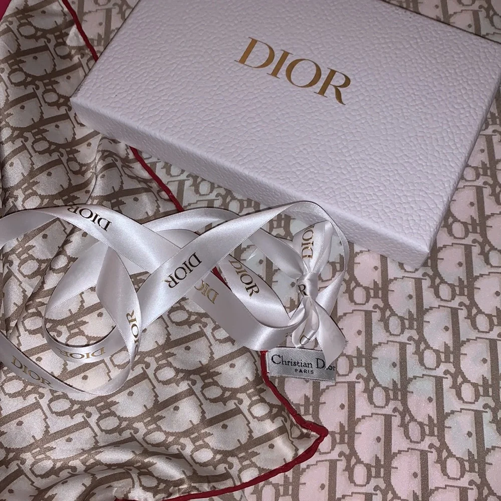 Christian Dior Paris  100% Silk  Scarf made in Italy 🇮🇹 Luxurious - Huge Size - Picture 8 of 10